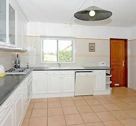 Charming Gale Gwenda 3 Bedrooms Close To Villa