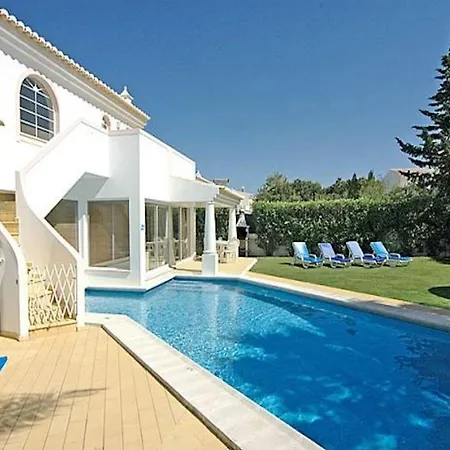 Charming Gale Gwenda 3 Bedrooms Close To ヴィラ