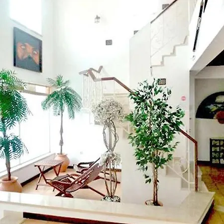 Charming Gale Gwenda 3 Bedrooms Close To * アルブフェイラ